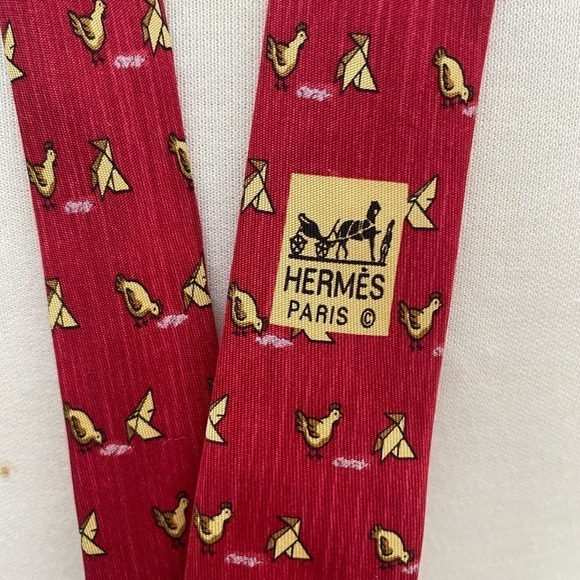 Hermès Tie 7851 Whimsical Chicken 100% Silk - Picture 1 of 7
